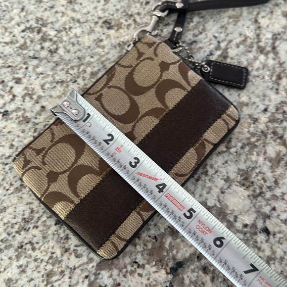 Coach Wristlet 😎 - Picture 5 of 5